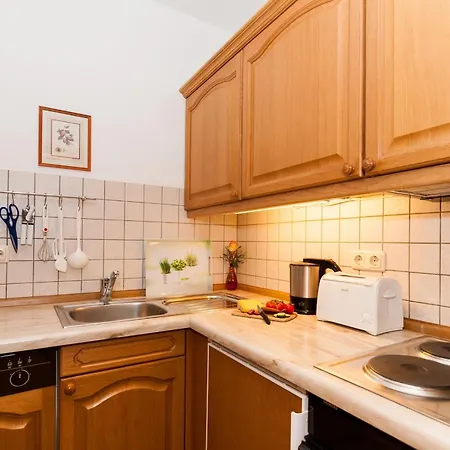 Apartment 12, Apartmenthaus An Der